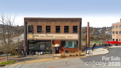 109 Roberts St, Asheville, NC, 28801-3128 | Card Image