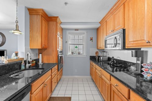 apt-b-21 Wall St, Canton, MA, 02021-5203 | Card Image