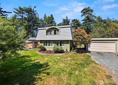 1930 Fir Woods Pl, Oak Harbor, WA, 98277-8527 | Card Image