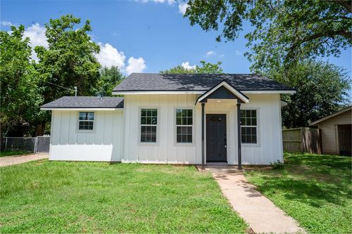 111 S Drumm St, Brenham, TX, 77833-3430 | Card Image