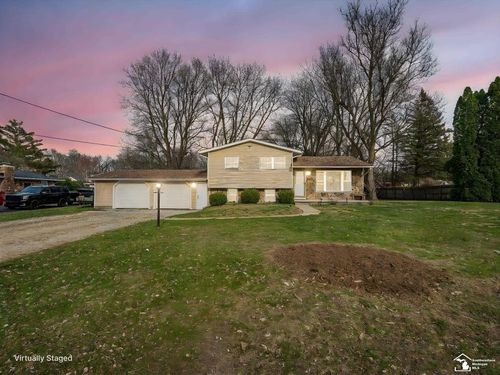 8872 Woodside Dr, Temperance, MI, 48182-9333 | Card Image