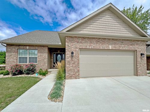 30-7615 N Walnutbend Dr, Peoria, IL, 61614-1880 | Card Image