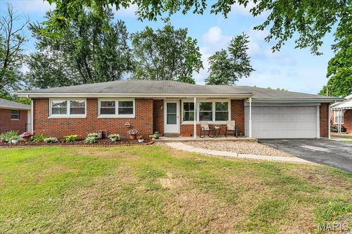 108 Dorchester Dr, Belleville, IL, 62223-2610 | Card Image