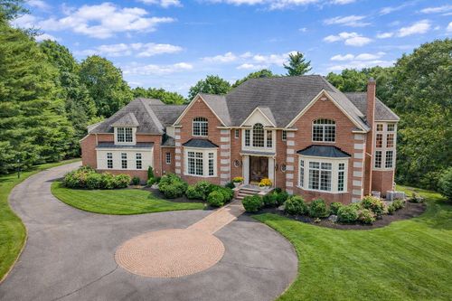 8 Stratford Way, Lincoln, MA, 01773-2812 | Card Image