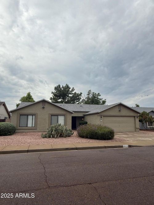3015 W Patrick Ln, Phoenix, AZ, 85027-1009 | Card Image