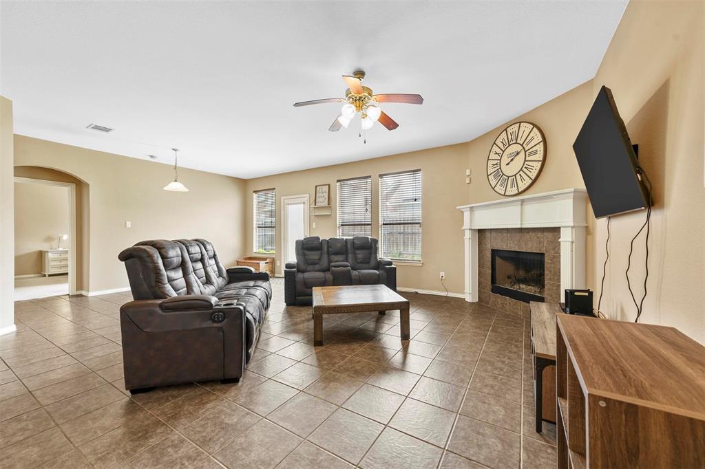 Meadow View Dr, Princeton, TX 75407