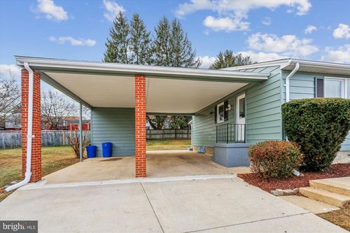 7 Cedar Bluff Ct, CATONSVILLE, MD, 21228-2607 | Card Image