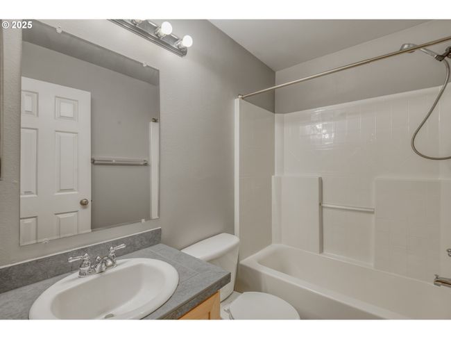 UNIT-103 - 8800 Sw 147 Th Ter, Condo with 2 bedrooms, 3 bathrooms and 2 parking in Beaverton OR | Image 16