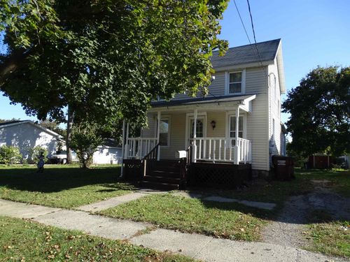 839 Dennis St, Adrian, MI, 49221-3837 | Card Image
