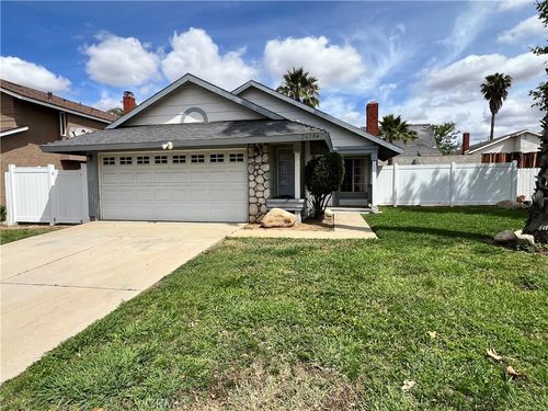 26104 Dracaea, Moreno Valley, CA, 92555 | Card Image
