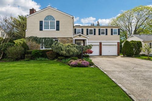 221 Kensington Road, Hempstead, NY, 11530 | Card Image
