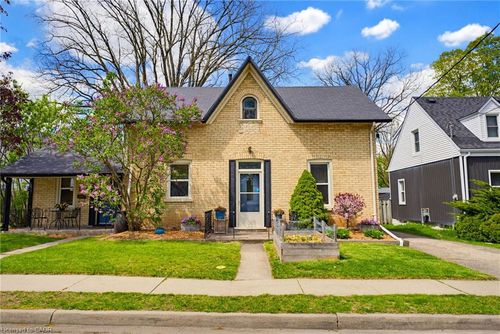 112 Victoria Ave, Cambridge, ON, N1S1X9 | Card Image