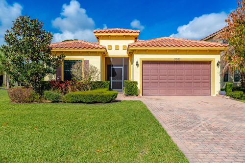 5585 40th Ave, Vero Beach, FL, 32967-2468 | Card Image