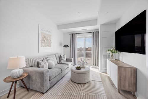 906-25 Neighbourhood Lane, Etobicoke, ON, M8Y0C4 | Card Image