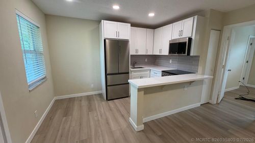 431-5168 Ne 6th Ave, Oakland Park, FL, 33334-3372 | Card Image