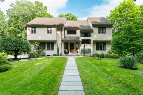 7 Dayton Dr, Mahopac, NY, 10541-3949 | Card Image