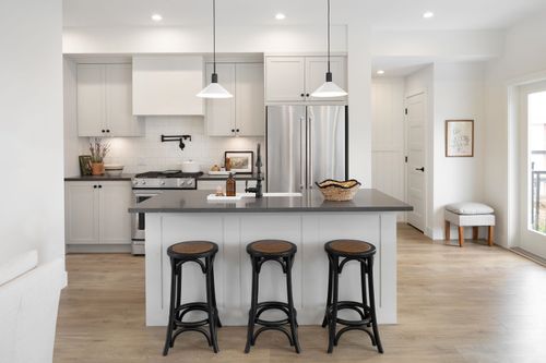 21-20329 80 Ave, Langley, BC, V2Y3Y7 | Card Image