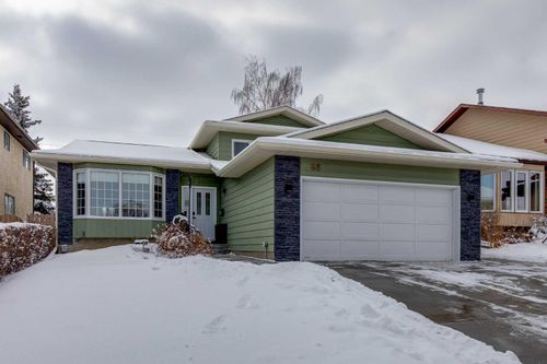 88 Bermondsey Way Nw, Calgary, AB, T3K1V4 | Card Image