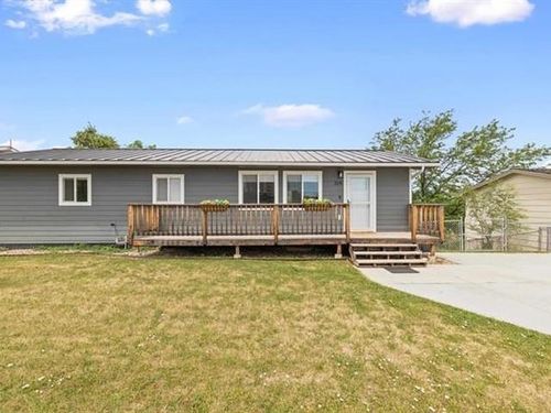 324 Oakland Street, Rapid City, SD, 57701 | Card Image