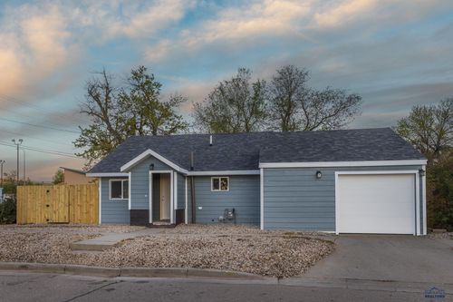 821 8th St, sturgis, SD, 57785-1182 | Card Image
