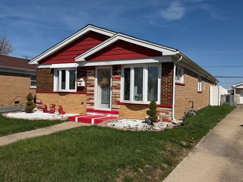 15541 6th Ave, Phoenix, IL, 60426-2646 | Card Image