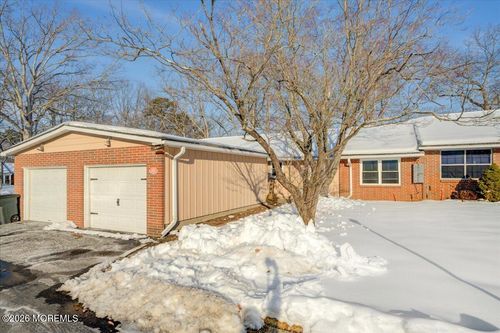 60 Buckingham Dr, Lakewood, NJ, 08701-6971 | Card Image