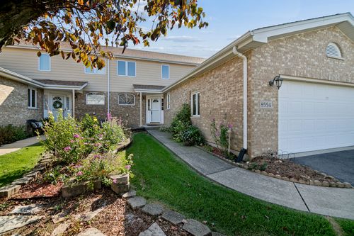 8554 Tullamore Dr, Tinley Park, IL, 60487-4771 | Card Image
