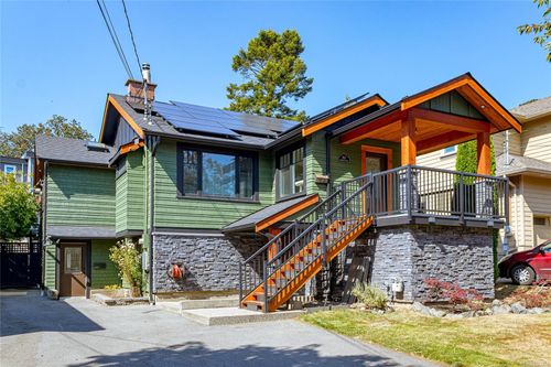 1232 Effingham St, Esquimalt, BC, V9A4Y2 | Card Image