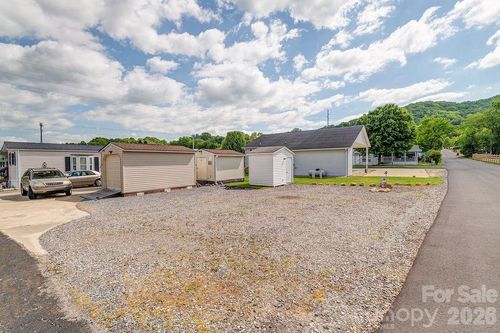 73 Polka Ln, Waynesville, NC, 28785-9554 | Card Image