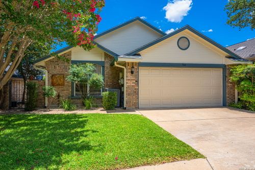 506 Fitch St, Kerrville, TX, 78028-2756 | Card Image