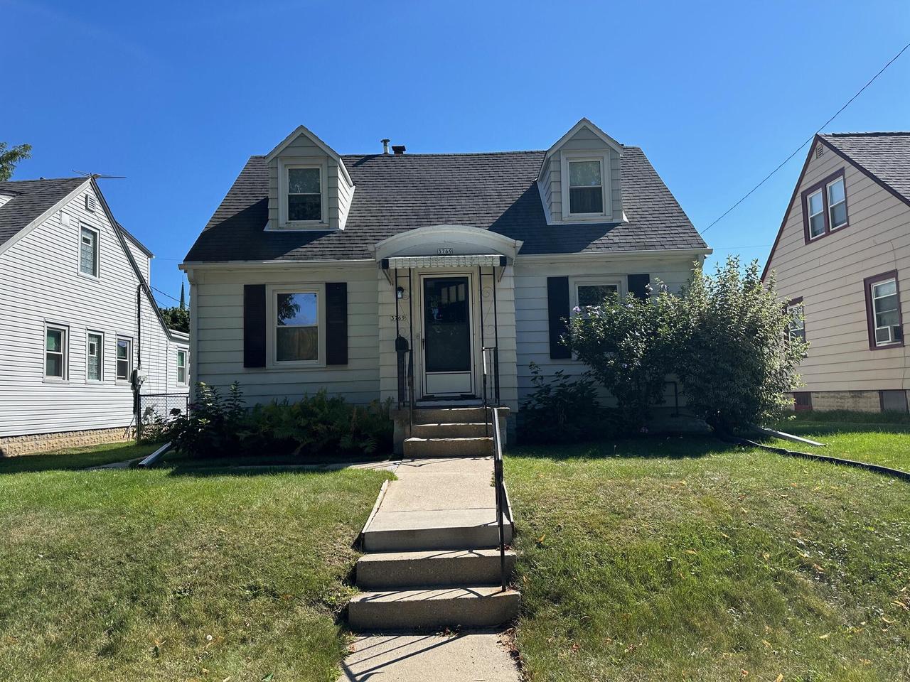 Carpenter Ave, Cudahy, WI 53110