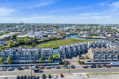 225-225 Marina Pointe Dr, East Rockaway, NY, 11518-2068 | Card Image