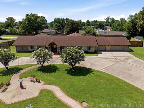 3615 Country Club Dr, Muskogee, OK, 74403-1754 | Card Image