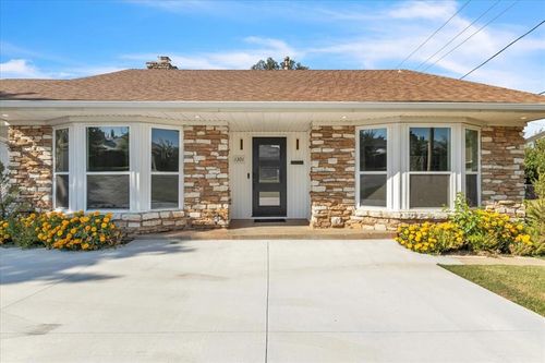 1301 Nw 63rd St, Nichols Hills, OK, 73116-5637 | Card Image