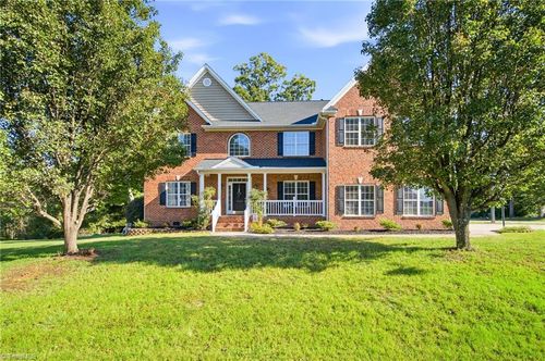 7620 Sterlingshire Dr, Greensboro, NC, 27409-9552 | Card Image