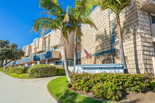 54-4700 Sandyland Rd, Carpinteria, CA, 93013-2266 | Card Image