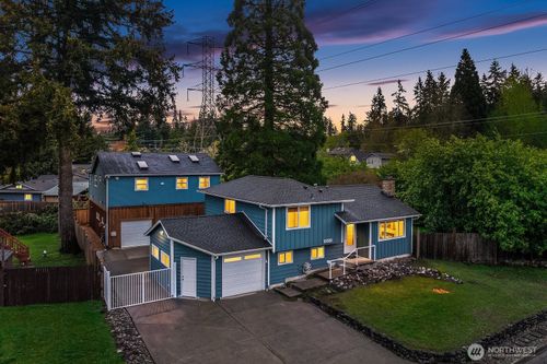 12322 Ne 134th St, Kirkland, WA, 98034-2210 | Card Image