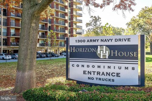 1010-1300 Army Navy Dr, ARLINGTON, VA, 22202-2026 | Card Image