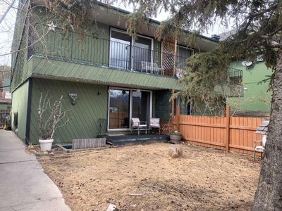 104B Connaught Dr, Home with 3 bedrooms, 1 bathrooms and 2 parking in Jasper AB | Image 1