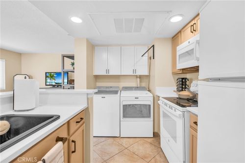 c-3647 Oak Creek Dr, Ontario, CA, 91761 | Card Image