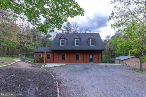4282 Swinging Bridge Rd, HEDGESVILLE, WV, 25427-7113 | Card Image