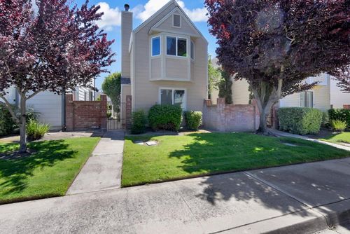 452 Benjamin Pl, Manteca, CA, 95337-6523 | Card Image