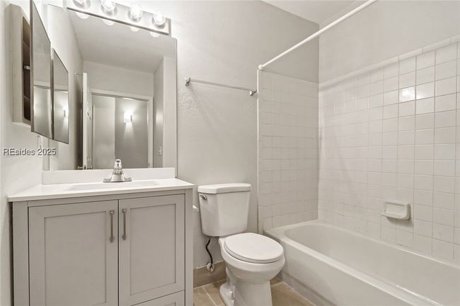 APT-1004 - 897 Fording Island Rd, Condo with 2 bedrooms, 2 bathrooms and null parking in Bluffton SC | Image 20