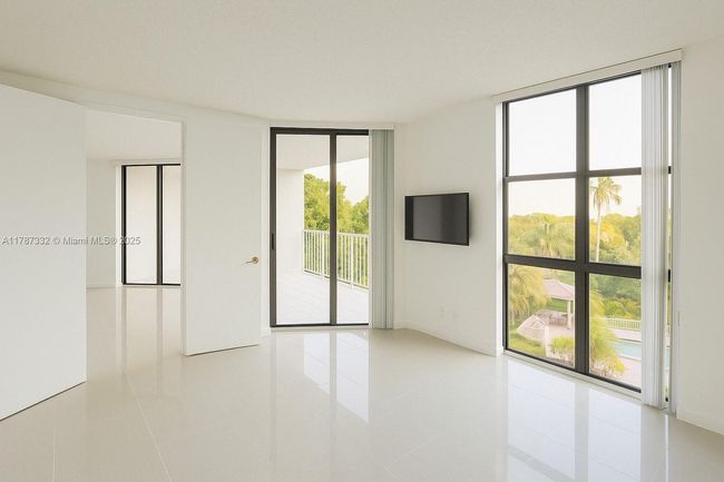 APT-510 - 1000 Quayside Ter, Condo with 2 bedrooms, 2 bathrooms and null parking in Miami FL | Image 19