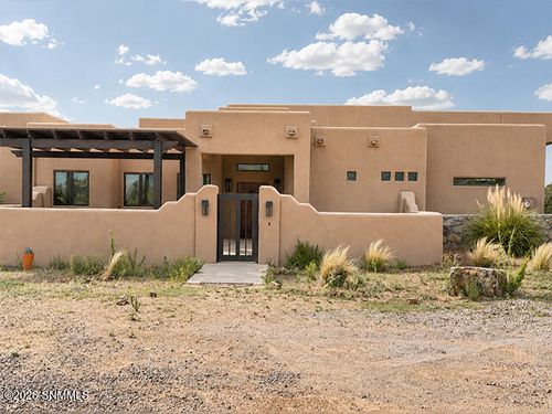 5008 Rock House Rd, Las Cruces, NM, 88011-9371 | Card Image