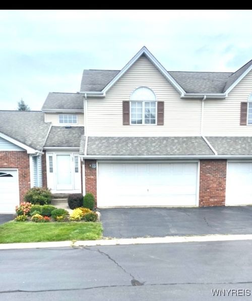 32 N Hill Dr, West Seneca, NY, 14224-2583 | Card Image