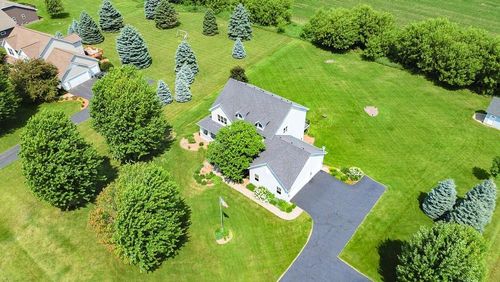646 Tribute Pkwy, River Falls, WI, 54022-8301 | Card Image