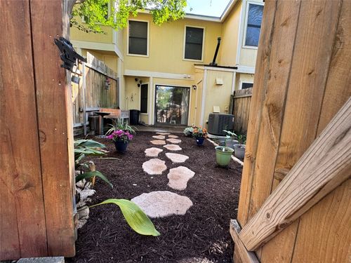 apt-110-11901 Swearingen Dr, Austin, TX, 78758-2255 | Card Image