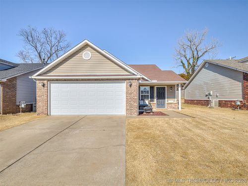 19 E Fairlane Ct, Sapulpa, OK, 74066-7091 | Card Image