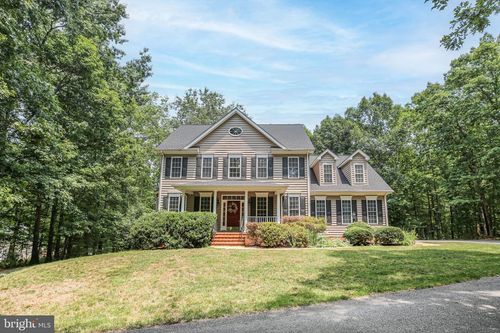 8613 Laroque Run Dr, FREDERICKSBURG, VA, 22407-1911 | Card Image
